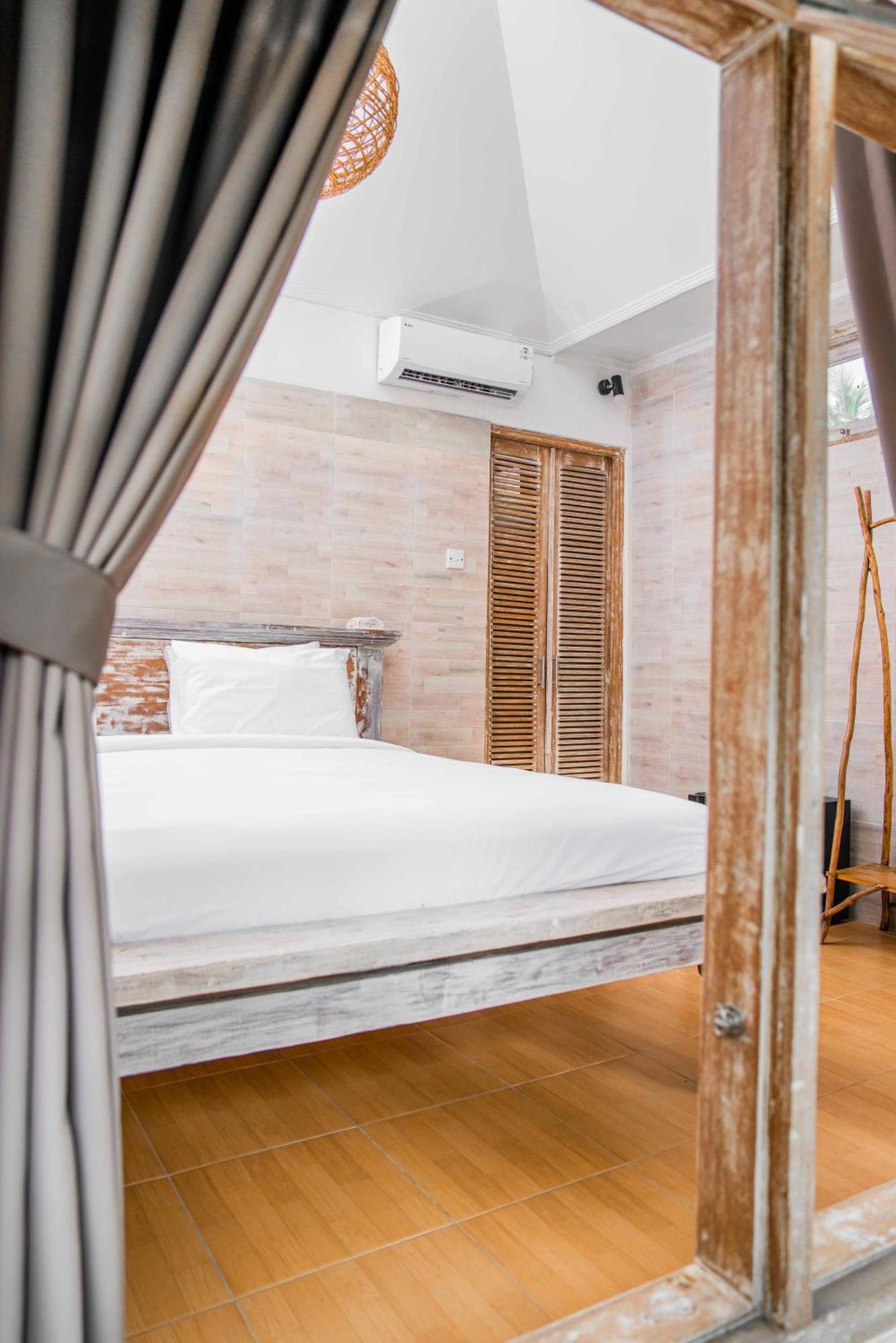 Bali Invest Living Hotel Canggu  Exterior photo